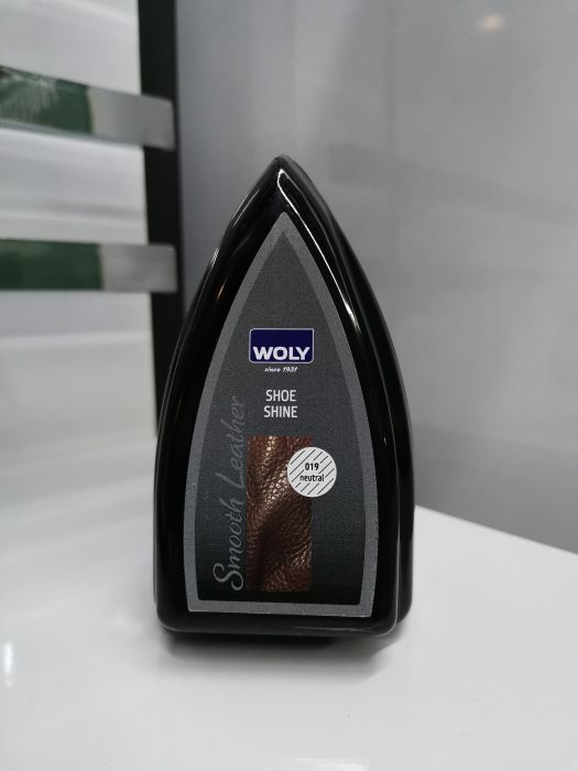 Woly Shoe Shine